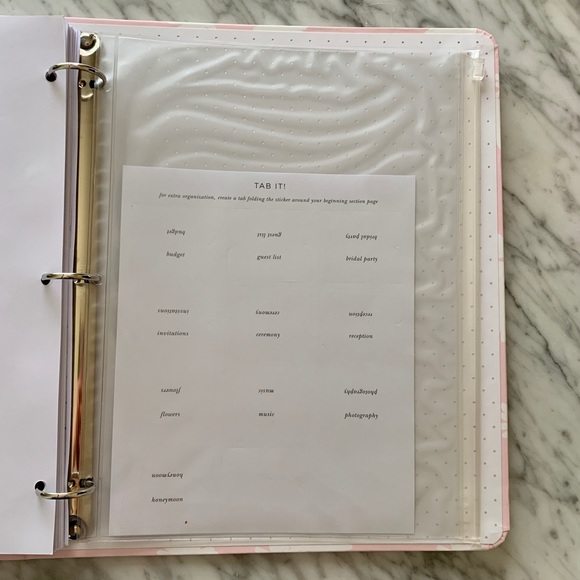 Kate Spade, Bridal Planner Binder "Love is all around." - Picture 6 of 7